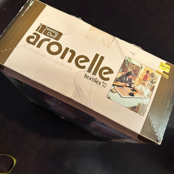 Vintage Mrs. Claus latch hook kit - Picture 7 of 7